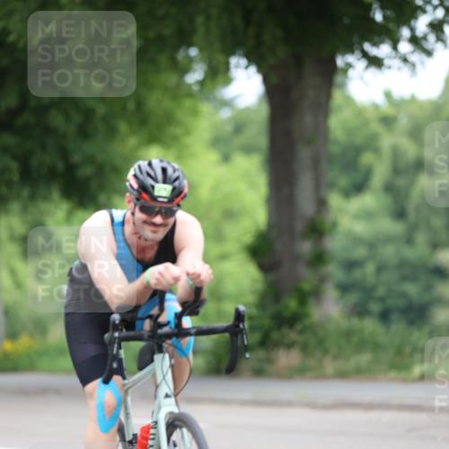 15.06.2025 - 7 Türme Triathlon Yannick Fuchs http://msf.ph/oto/8055725 15.06.2025 11:11:20 Radfahren  meine-sportfotos.de