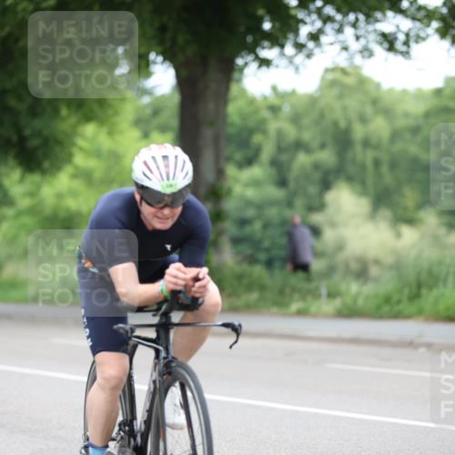 15.06.2025 - 7 Türme Triathlon Yannick Fuchs http://msf.ph/oto/8055777 15.06.2025 11:11:47 Radfahren  meine-sportfotos.de