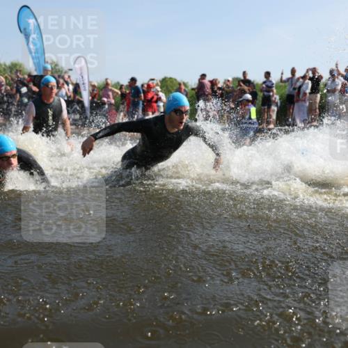 22.06.2025 - Viking Triathlon Michael Strokosch http://msf.ph/oto/8055859 22.06.2025 10:00:15 Schwimmen 2, 4, 10, 49, 81, 100, 122, 329, 420, 485, 521, 544, 609, 611 meine-sportfotos.de