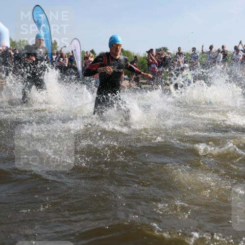 22.06.2025 - Viking Triathlon Michael Strokosch http://msf.ph/oto/8055861 22.06.2025 10:00:18 Schwimmen 2, 4, 10, 15, 28, 49, 81, 100, 122, 175, 288, 329, 367, 420, 455, 473, 485, 521, 544, 557, 609, 610, 611, 617 meine-sportfotos.de