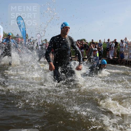 22.06.2025 - Viking Triathlon Michael Strokosch http://msf.ph/oto/8055864 22.06.2025 10:00:20 Schwimmen 2, 4, 6, 10, 14, 15, 28, 46, 49, 81, 100, 122, 175, 176, 286, 288, 329, 367, 420, 455, 473, 485, 521, 544, 557, 609, 610, 611, 617 meine-sportfotos.de