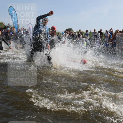22.06.2025 - Viking Triathlon Michael Strokosch http://msf.ph/oto/8055866 22.06.2025 10:00:22 Schwimmen 2, 4, 6, 10, 14, 15, 28, 46, 49, 81, 100, 122, 152, 175, 176, 198, 230, 286, 288, 329, 367, 420, 455, 473, 485, 521, 544, 557, 609, 610, 611, 617, 661 meine-sportfotos.de