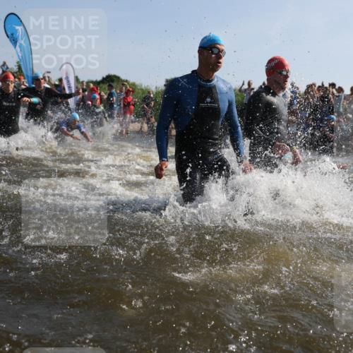 22.06.2025 - Viking Triathlon Michael Strokosch http://msf.ph/oto/8055868 22.06.2025 10:00:22 Schwimmen 2, 4, 6, 10, 14, 15, 28, 46, 49, 81, 100, 122, 152, 175, 176, 198, 230, 286, 288, 329, 367, 420, 455, 473, 485, 521, 544, 557, 609, 610, 611, 617, 661 meine-sportfotos.de