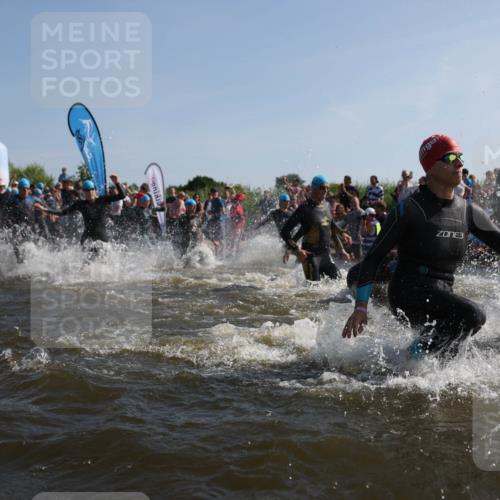 22.06.2025 - Viking Triathlon Michael Strokosch http://msf.ph/oto/8055875 22.06.2025 10:00:25 Schwimmen 1, 6, 10, 14, 15, 28, 30, 46, 49, 52, 81, 152, 175, 176, 198, 230, 286, 288, 367, 374, 420, 455, 473, 485, 534, 544, 557, 610, 611, 617, 661 meine-sportfotos.de