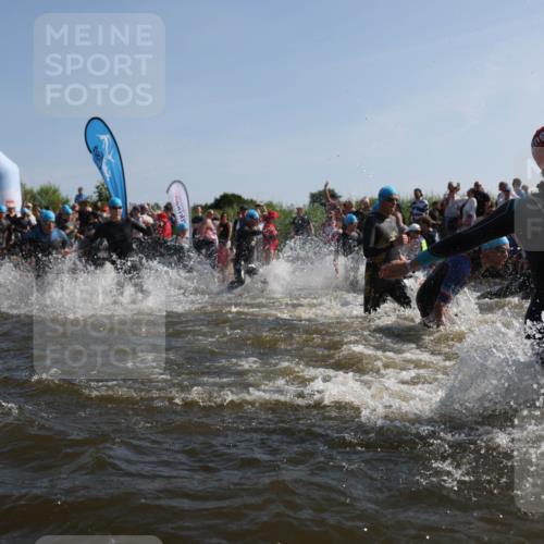 22.06.2025 - Viking Triathlon Michael Strokosch http://msf.ph/oto/8055876 22.06.2025 10:00:25 Schwimmen 1, 6, 10, 14, 15, 28, 30, 46, 49, 52, 81, 152, 175, 176, 198, 230, 286, 288, 367, 374, 420, 455, 473, 485, 534, 544, 557, 610, 611, 617, 661 meine-sportfotos.de