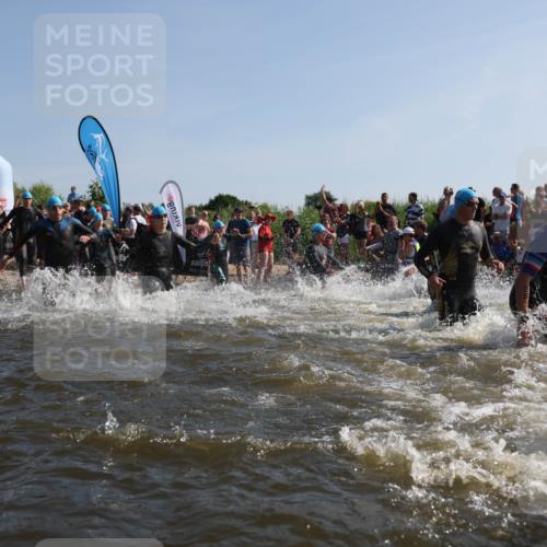 22.06.2025 - Viking Triathlon Michael Strokosch http://msf.ph/oto/8055878 22.06.2025 10:00:26 Schwimmen 1, 6, 10, 13, 14, 15, 28, 30, 46, 49, 52, 81, 152, 175, 176, 198, 230, 286, 288, 367, 374, 420, 455, 473, 534, 544, 557, 610, 611, 617, 661 meine-sportfotos.de