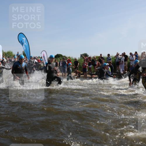 22.06.2025 - Viking Triathlon Michael Strokosch http://msf.ph/oto/8055880 22.06.2025 10:00:26 Schwimmen 1, 6, 10, 13, 14, 15, 28, 30, 46, 49, 52, 81, 152, 175, 176, 198, 230, 286, 288, 367, 374, 420, 455, 473, 534, 544, 557, 610, 611, 617, 661 meine-sportfotos.de