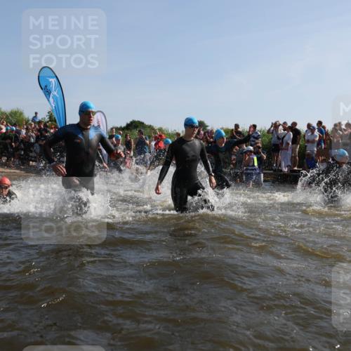 22.06.2025 - Viking Triathlon Michael Strokosch http://msf.ph/oto/8055884 22.06.2025 10:00:27 Schwimmen 1, 6, 10, 13, 14, 15, 28, 30, 46, 49, 52, 81, 152, 175, 176, 198, 230, 286, 288, 367, 374, 420, 455, 473, 534, 557, 610, 611, 617, 661 meine-sportfotos.de