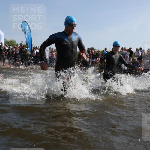 22.06.2025 - Viking Triathlon Michael Strokosch http://msf.ph/oto/8055887 22.06.2025 10:00:28 Schwimmen 1, 6, 13, 14, 15, 28, 30, 46, 52, 81, 152, 175, 176, 198, 230, 286, 288, 367, 374, 401, 455, 473, 534, 557, 610, 611, 617, 623, 661 meine-sportfotos.de