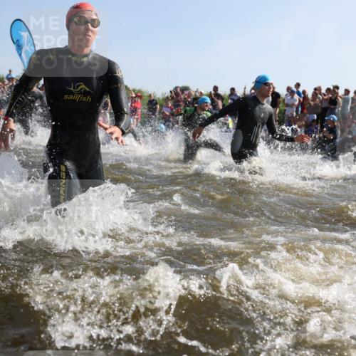 22.06.2025 - Viking Triathlon Michael Strokosch http://msf.ph/oto/8055891 22.06.2025 10:00:30 Schwimmen 1, 6, 13, 14, 15, 28, 30, 45, 46, 52, 87, 152, 175, 176, 196, 198, 230, 286, 288, 367, 374, 401, 455, 473, 534, 557, 610, 617, 623, 651, 661 meine-sportfotos.de
