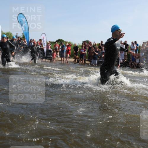 22.06.2025 - Viking Triathlon Michael Strokosch http://msf.ph/oto/8055892 22.06.2025 10:00:32 Schwimmen 1, 6, 7, 11, 13, 14, 15, 28, 30, 45, 46, 52, 87, 152, 175, 176, 178, 196, 198, 230, 286, 288, 367, 374, 401, 534, 623, 628, 641, 642, 651, 661 meine-sportfotos.de