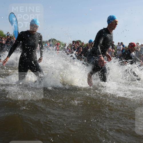 22.06.2025 - Viking Triathlon Michael Strokosch http://msf.ph/oto/8055899 22.06.2025 10:00:35 Schwimmen 1, 7, 8, 11, 13, 30, 45, 52, 87, 152, 178, 196, 198, 200, 230, 374, 401, 414, 526, 534, 616, 623, 628, 641, 642, 651, 661 meine-sportfotos.de