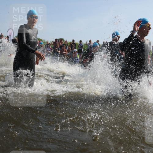 22.06.2025 - Viking Triathlon Michael Strokosch http://msf.ph/oto/8055900 22.06.2025 10:00:36 Schwimmen 1, 7, 8, 11, 13, 30, 45, 52, 87, 152, 178, 196, 198, 200, 230, 368, 374, 401, 414, 526, 534, 616, 623, 628, 641, 642, 651, 661 meine-sportfotos.de