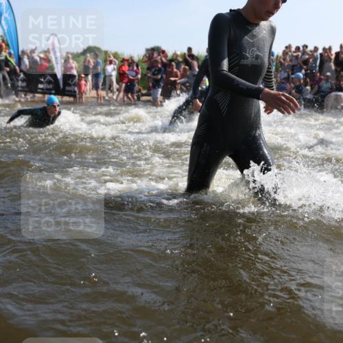 22.06.2025 - Viking Triathlon Michael Strokosch http://msf.ph/oto/8055902 22.06.2025 10:00:37 Schwimmen 1, 7, 8, 9, 11, 13, 30, 45, 52, 87, 145, 178, 196, 200, 368, 374, 401, 414, 526, 534, 612, 613, 616, 623, 628, 641, 642, 651 meine-sportfotos.de
