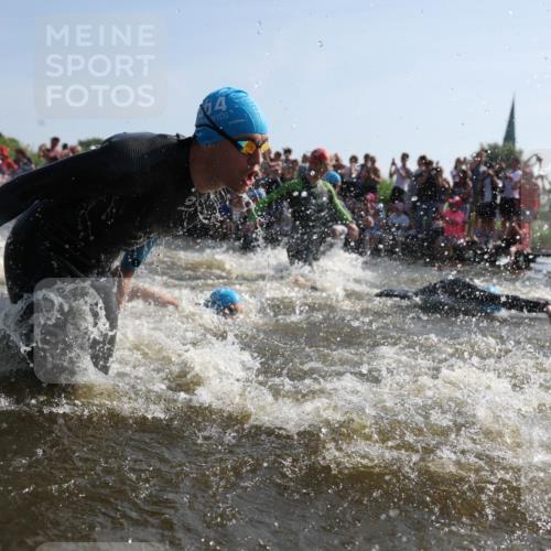 22.06.2025 - Viking Triathlon Michael Strokosch http://msf.ph/oto/8055909 22.06.2025 10:00:41 Schwimmen 7, 8, 9, 11, 45, 87, 145, 178, 184, 196, 200, 289, 306, 368, 401, 414, 491, 526, 612, 613, 616, 623, 628, 630, 641, 642, 651 meine-sportfotos.de