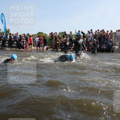 22.06.2025 - Viking Triathlon Michael Strokosch http://msf.ph/oto/8055920 22.06.2025 10:00:47 Schwimmen 8, 9, 132, 145, 184, 200, 258, 289, 301, 306, 352, 368, 414, 491, 526, 612, 613, 616, 630, 652 meine-sportfotos.de