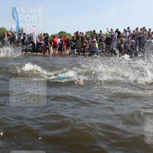 22.06.2025 - Viking Triathlon Michael Strokosch http://msf.ph/oto/8055921 22.06.2025 10:00:48 Schwimmen 8, 9, 132, 145, 184, 258, 289, 301, 306, 352, 368, 414, 491, 612, 613, 616, 630, 652 meine-sportfotos.de