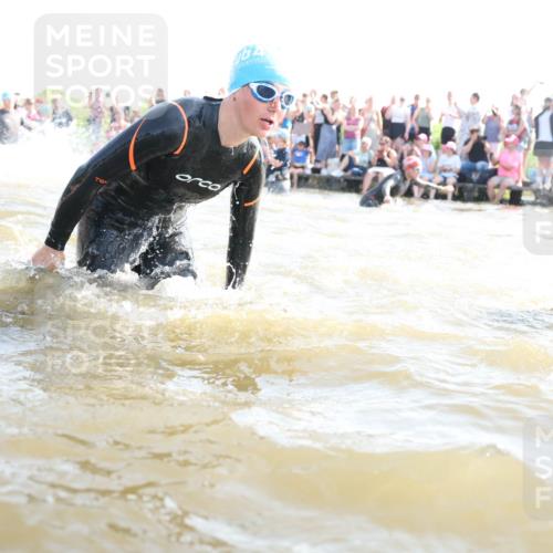 22.06.2025 - Viking Triathlon Michael Strokosch http://msf.ph/oto/8055924 22.06.2025 10:00:50 Schwimmen 9, 90, 132, 145, 184, 243, 258, 289, 300, 301, 306, 352, 368, 384, 491, 612, 613, 630, 652, 658 meine-sportfotos.de
