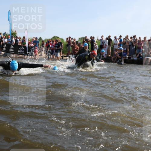 22.06.2025 - Viking Triathlon Michael Strokosch http://msf.ph/oto/8055927 22.06.2025 10:00:51 Schwimmen 9, 90, 132, 145, 184, 243, 258, 289, 300, 301, 306, 352, 384, 491, 612, 613, 630, 652, 658 meine-sportfotos.de