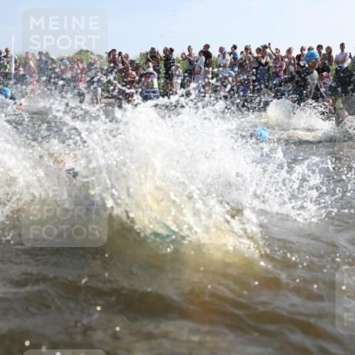 22.06.2025 - Viking Triathlon Michael Strokosch http://msf.ph/oto/8055932 22.06.2025 10:00:53 Schwimmen 90, 132, 184, 243, 258, 289, 300, 301, 306, 352, 384, 491, 630, 652, 658 meine-sportfotos.de