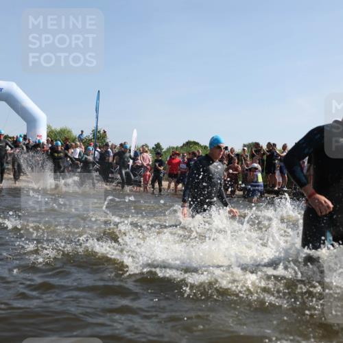 22.06.2025 - Viking Triathlon Michael Strokosch http://msf.ph/oto/8055938 22.06.2025 10:00:57 Schwimmen 50, 90, 113, 124, 132, 236, 243, 258, 300, 301, 347, 352, 384, 652, 658 meine-sportfotos.de