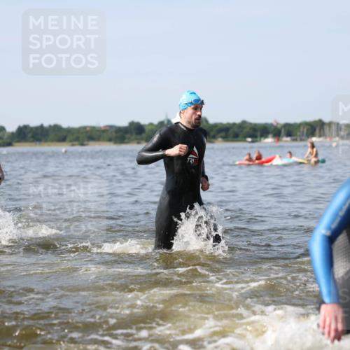 22.06.2025 - Viking Triathlon Michael Strokosch http://msf.ph/oto/8055939 22.06.2025 10:29:04 Schwimmen 7, 12, 152, 200, 310, 384, 443, 458, 604, 628, 652 meine-sportfotos.de