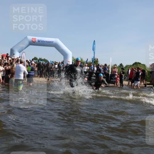 22.06.2025 - Viking Triathlon Michael Strokosch http://msf.ph/oto/8055950 22.06.2025 10:01:01 Schwimmen 12, 50, 63, 90, 113, 124, 236, 243, 294, 300, 347, 350, 384, 458, 658 meine-sportfotos.de