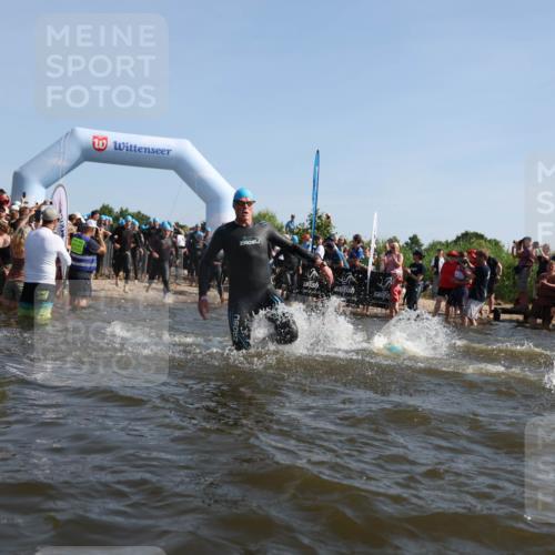 22.06.2025 - Viking Triathlon Michael Strokosch http://msf.ph/oto/8055952 22.06.2025 10:01:01 Schwimmen 12, 50, 63, 90, 113, 124, 236, 243, 294, 300, 347, 350, 384, 458, 658 meine-sportfotos.de