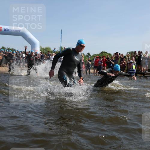 22.06.2025 - Viking Triathlon Michael Strokosch http://msf.ph/oto/8055959 22.06.2025 10:01:03 Schwimmen 12, 50, 63, 90, 113, 124, 236, 243, 294, 300, 347, 350, 384, 458, 658 meine-sportfotos.de