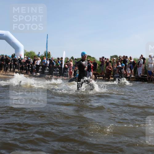 22.06.2025 - Viking Triathlon Michael Strokosch http://msf.ph/oto/8055982 22.06.2025 10:01:11 Schwimmen 12, 53, 63, 131, 147, 173, 214, 294, 330, 341, 350, 443, 444, 458, 488 meine-sportfotos.de