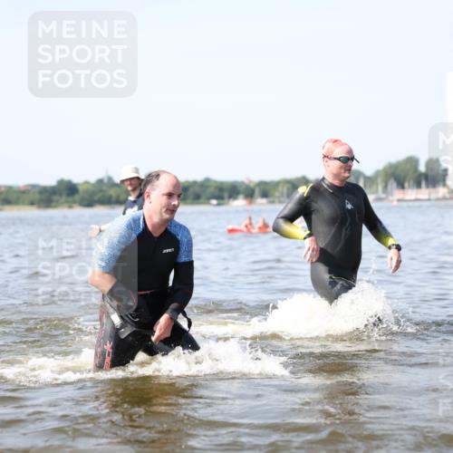 22.06.2025 - Viking Triathlon Michael Strokosch http://msf.ph/oto/8055985 22.06.2025 10:29:14 Schwimmen 7, 11, 12, 30, 33, 200, 243, 310, 458, 652 meine-sportfotos.de