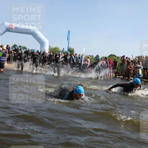 22.06.2025 - Viking Triathlon Michael Strokosch http://msf.ph/oto/8055990 22.06.2025 10:01:13 Schwimmen 53, 131, 147, 173, 214, 294, 330, 341, 443, 444, 488 meine-sportfotos.de
