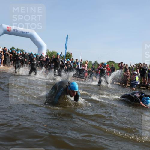 22.06.2025 - Viking Triathlon Michael Strokosch http://msf.ph/oto/8055992 22.06.2025 10:01:13 Schwimmen 53, 131, 147, 173, 214, 294, 330, 341, 443, 444, 488 meine-sportfotos.de
