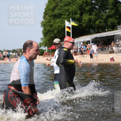 22.06.2025 - Viking Triathlon Michael Strokosch http://msf.ph/oto/8056001 22.06.2025 10:29:16 Schwimmen 7, 11, 30, 33, 200, 243, 458, 652 meine-sportfotos.de