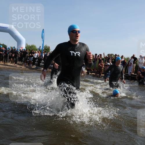 22.06.2025 - Viking Triathlon Michael Strokosch http://msf.ph/oto/8056037 22.06.2025 10:01:27 Schwimmen 38, 99, 162, 203, 216, 224, 226, 237, 284, 287, 311, 381, 393, 510, 643 meine-sportfotos.de