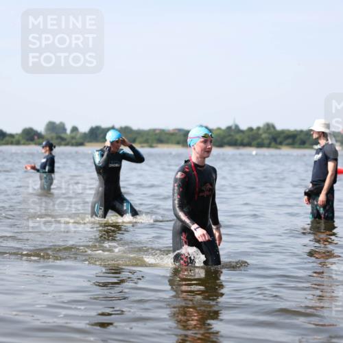 22.06.2025 - Viking Triathlon Michael Strokosch http://msf.ph/oto/8056112 22.06.2025 10:29:52 Schwimmen 264, 299, 473 meine-sportfotos.de