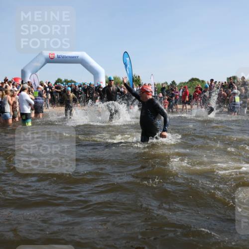 22.06.2025 - Viking Triathlon Michael Strokosch http://msf.ph/oto/8056135 22.06.2025 10:01:54 Schwimmen 3, 17, 80, 91, 125, 158, 170, 271, 278, 299, 304, 355, 435, 449, 496, 551, 618 meine-sportfotos.de