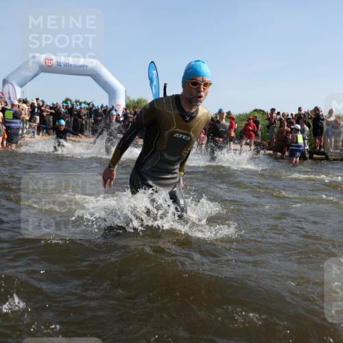 22.06.2025 - Viking Triathlon Michael Strokosch http://msf.ph/oto/8056159 22.06.2025 10:01:59 Schwimmen 3, 17, 80, 91, 127, 137, 278, 299, 304, 365, 415, 435, 449, 551, 618 meine-sportfotos.de