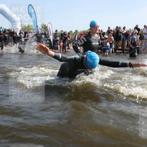 22.06.2025 - Viking Triathlon Michael Strokosch http://msf.ph/oto/8056190 22.06.2025 10:02:13 Schwimmen 21, 107, 127, 137, 139, 149, 207, 247, 309, 365, 382, 387, 415, 492, 522 meine-sportfotos.de