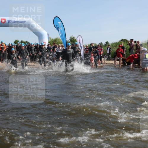 22.06.2025 - Viking Triathlon Michael Strokosch http://msf.ph/oto/8056203 22.06.2025 10:02:19 Schwimmen 21, 75, 139, 207, 247, 255, 265, 309, 331, 382, 464, 469, 522 meine-sportfotos.de