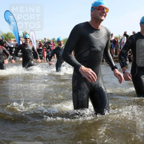 22.06.2025 - Viking Triathlon Michael Strokosch http://msf.ph/oto/8056247 22.06.2025 10:02:26 Schwimmen 75, 78, 103, 180, 188, 189, 255, 265, 283, 331, 464, 469, 520, 532, 549 meine-sportfotos.de