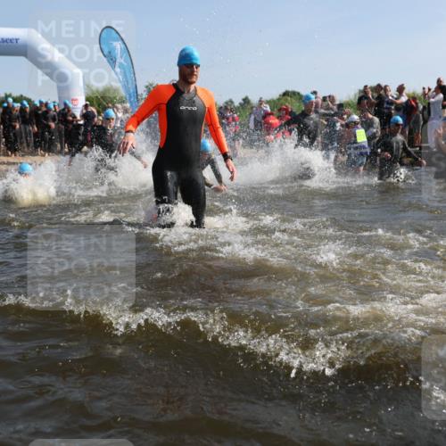 22.06.2025 - Viking Triathlon Michael Strokosch http://msf.ph/oto/8056255 22.06.2025 10:02:29 Schwimmen 75, 78, 103, 180, 188, 189, 193, 255, 265, 283, 297, 331, 464, 469, 513, 520, 532, 546, 549 meine-sportfotos.de