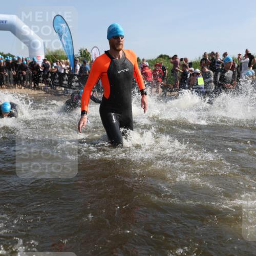 22.06.2025 - Viking Triathlon Michael Strokosch http://msf.ph/oto/8056259 22.06.2025 10:02:30 Schwimmen 78, 103, 114, 180, 188, 189, 193, 265, 283, 297, 513, 520, 532, 546, 549 meine-sportfotos.de