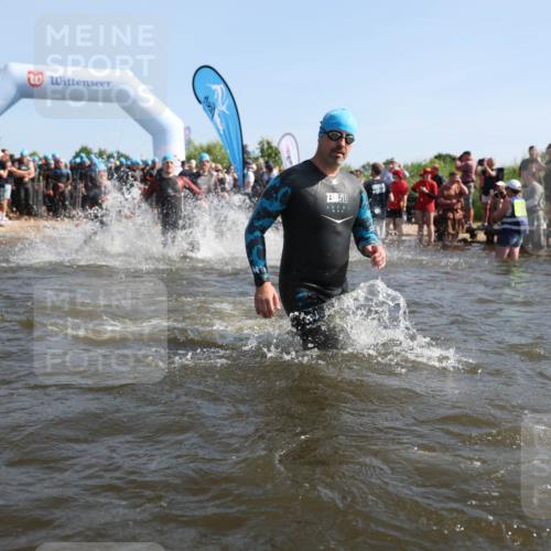 22.06.2025 - Viking Triathlon Michael Strokosch http://msf.ph/oto/8056291 22.06.2025 10:02:40 Schwimmen 98, 114, 161, 193, 264, 297, 323, 366, 427, 429, 430, 486, 513, 546, 552 meine-sportfotos.de