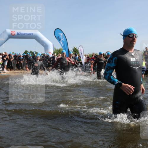 22.06.2025 - Viking Triathlon Michael Strokosch http://msf.ph/oto/8056295 22.06.2025 10:02:40 Schwimmen 98, 114, 161, 193, 264, 297, 323, 366, 427, 429, 430, 486, 513, 546, 552 meine-sportfotos.de