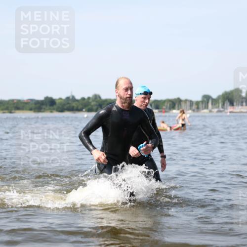 22.06.2025 - Viking Triathlon Michael Strokosch http://msf.ph/oto/8056512 22.06.2025 10:31:26 Schwimmen 3, 8, 236, 311, 469, 613, 648 meine-sportfotos.de