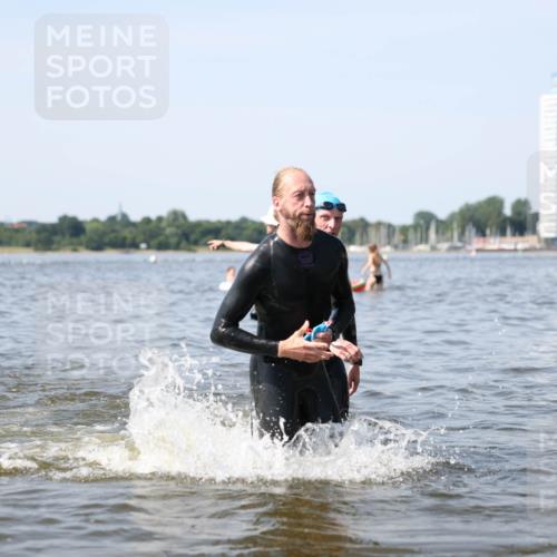 22.06.2025 - Viking Triathlon Michael Strokosch http://msf.ph/oto/8056514 22.06.2025 10:31:26 Schwimmen 3, 8, 236, 311, 469, 613, 648 meine-sportfotos.de