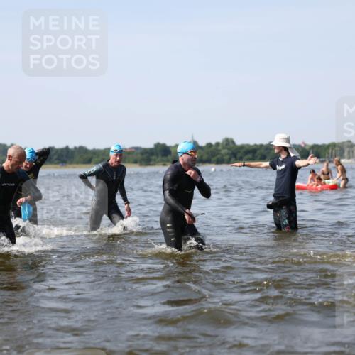 22.06.2025 - Viking Triathlon Michael Strokosch http://msf.ph/oto/8056580 22.06.2025 10:31:45 Schwimmen 87, 98, 99, 124, 125, 137, 158, 189, 224, 340, 350, 435, 507, 555, 648, 658 meine-sportfotos.de