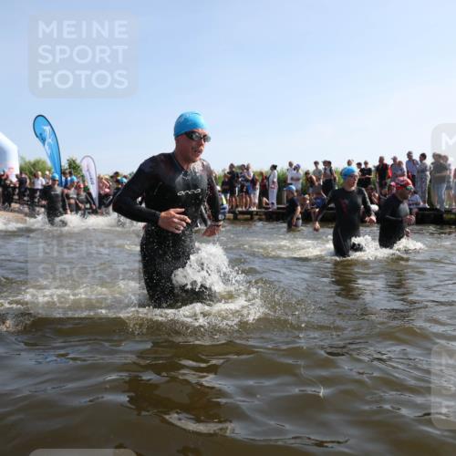 22.06.2025 - Viking Triathlon Michael Strokosch http://msf.ph/oto/8056671 22.06.2025 10:05:04 Schwimmen 197, 232, 254, 362, 386, 388, 394, 395, 407, 416, 423, 500, 527, 605, 620 meine-sportfotos.de