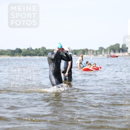 22.06.2025 - Viking Triathlon Michael Strokosch http://msf.ph/oto/8056752 22.06.2025 10:32:20 Schwimmen 53, 147, 170, 173, 207, 214, 461, 492 meine-sportfotos.de